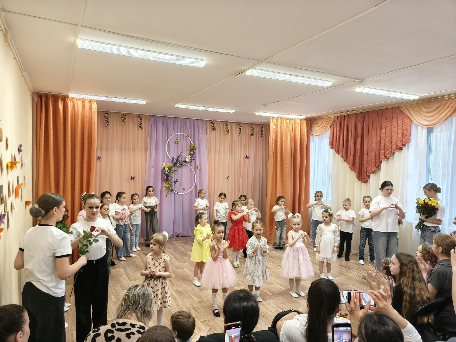Вы сейчас просматриваете Праздничный концерт прошел в ДК «Собеседник» МО Чехов